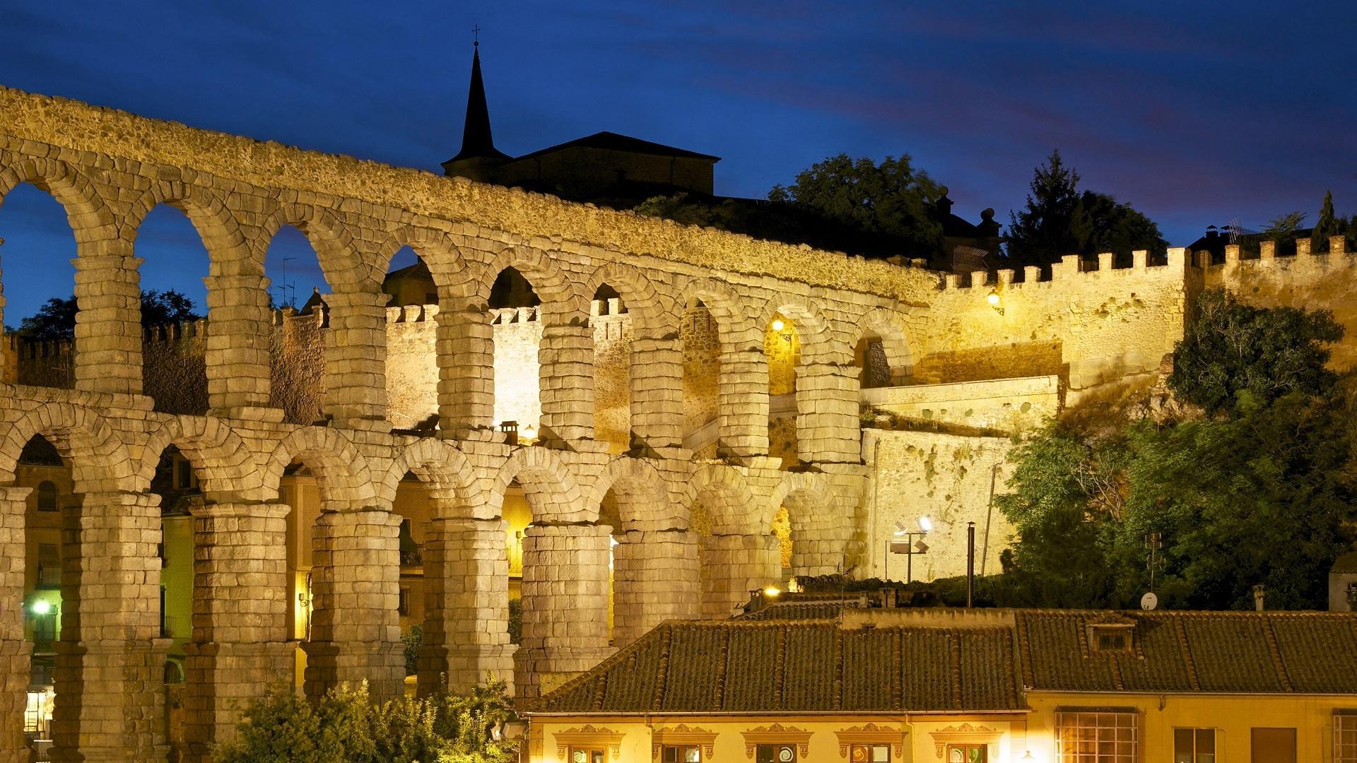 Wycieczki do Hiszpanii – trzy najciekawsze zabytki Segovii