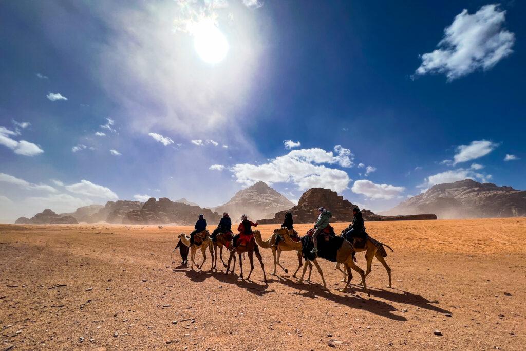 Wadi Rum - urokliwy klejnot jordańskiej pustyni