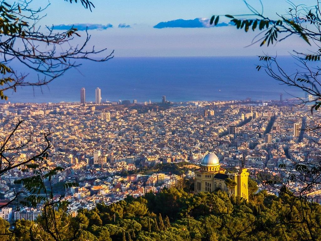 barcelona wycieczki samolotem