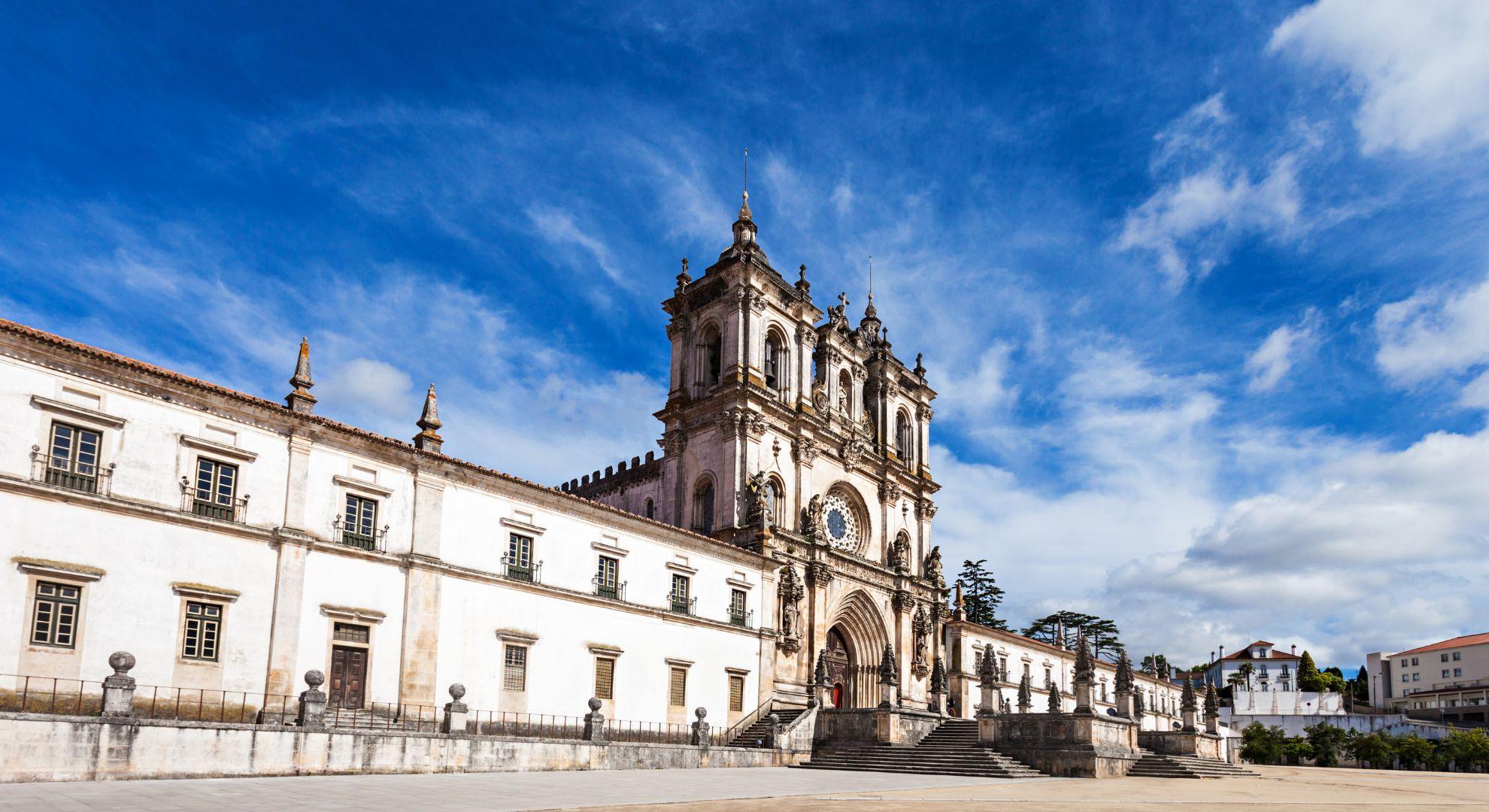 Alcobaca – gotyk, cystersi i kochankowie