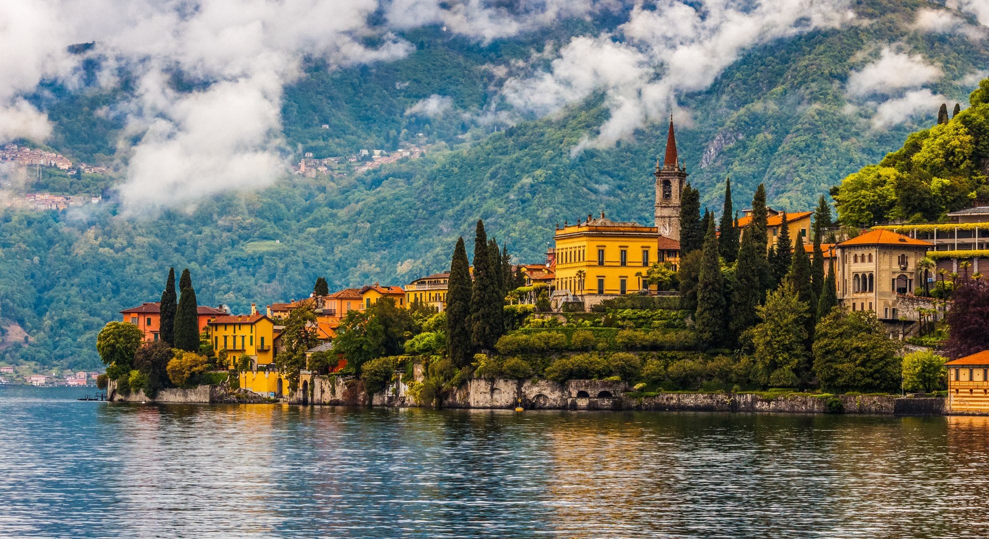 Wycieczka do Bergamo – odwiedź cudowne, alpejskie jeziora