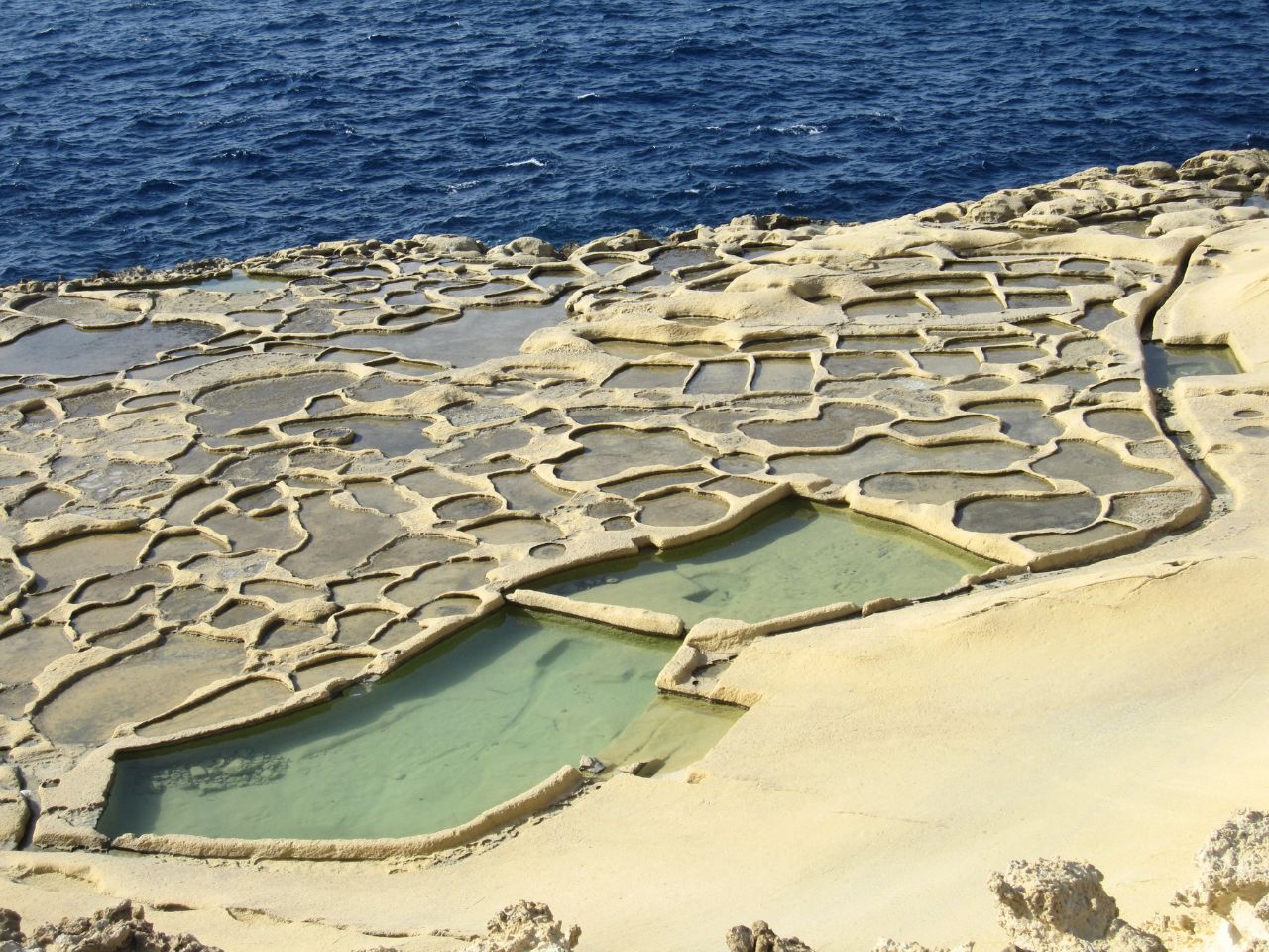 rzymskie panwie solne w Marsalforn, Gozo